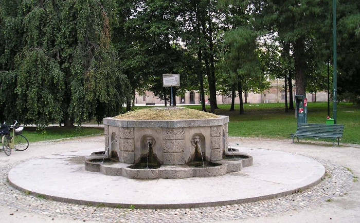 fontana acqua marscia